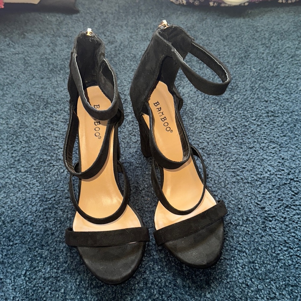 Bamboo velvet black open toe 2.4” heel size 8.5/38.5